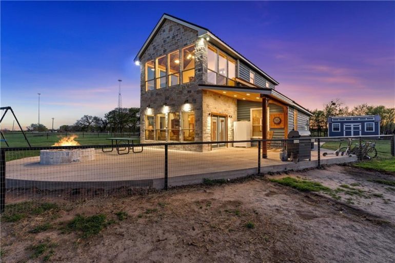 688 Knust Cir, Gholson, TX, 76705