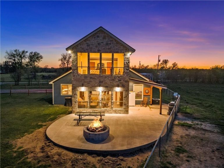 688 Knust Cir, Gholson, TX, 76705