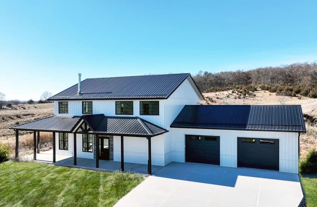 white black classic farmhouse barndominium floor plan